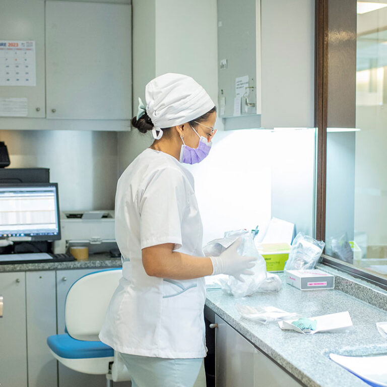 Preparación de instrumental bajo normas de bioseguridad